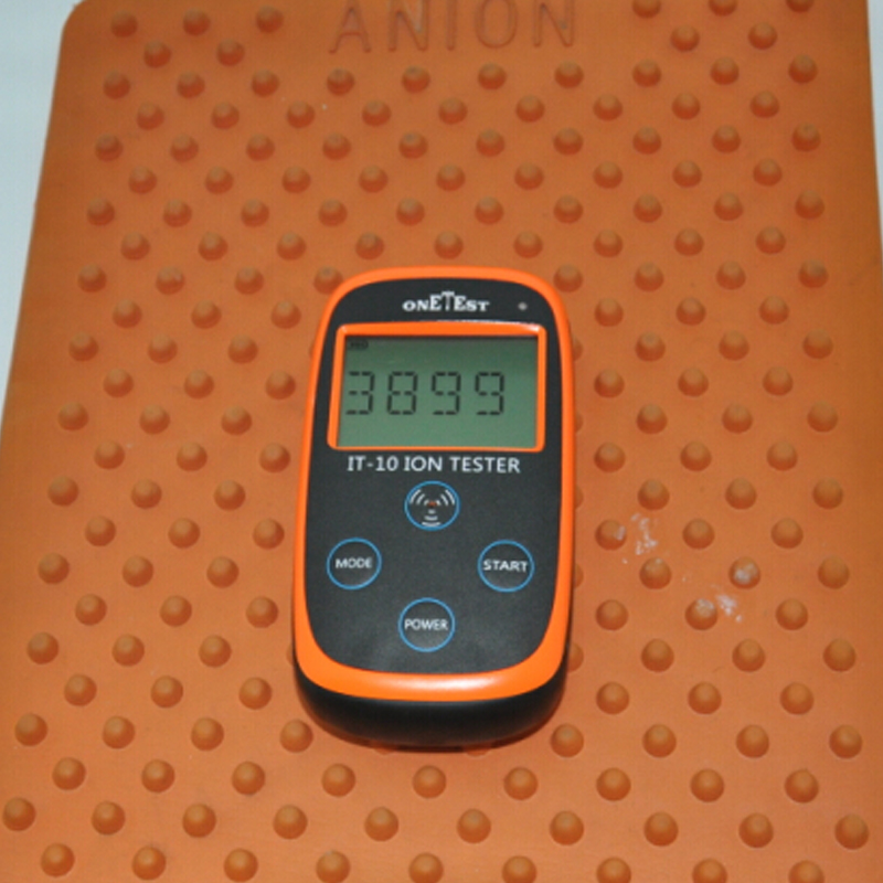 固體負(fù)氧離子檢測儀的工作原理